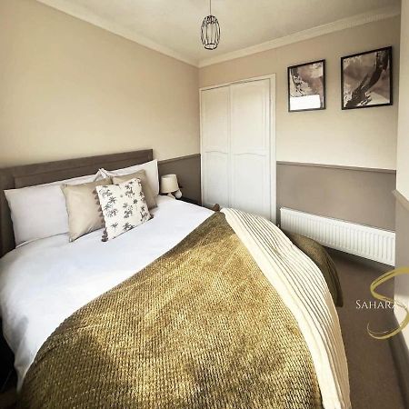 Stylish 2Bed - Manchester - Free Parking ハイド エクステリア 写真