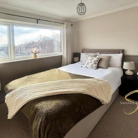 Stylish 2Bed - Manchester - Free Parking ハイド エクステリア 写真