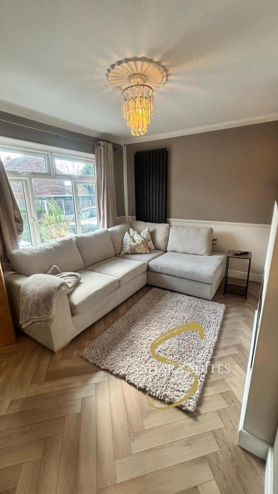 Stylish 2Bed - Manchester - Free Parking ハイド エクステリア 写真