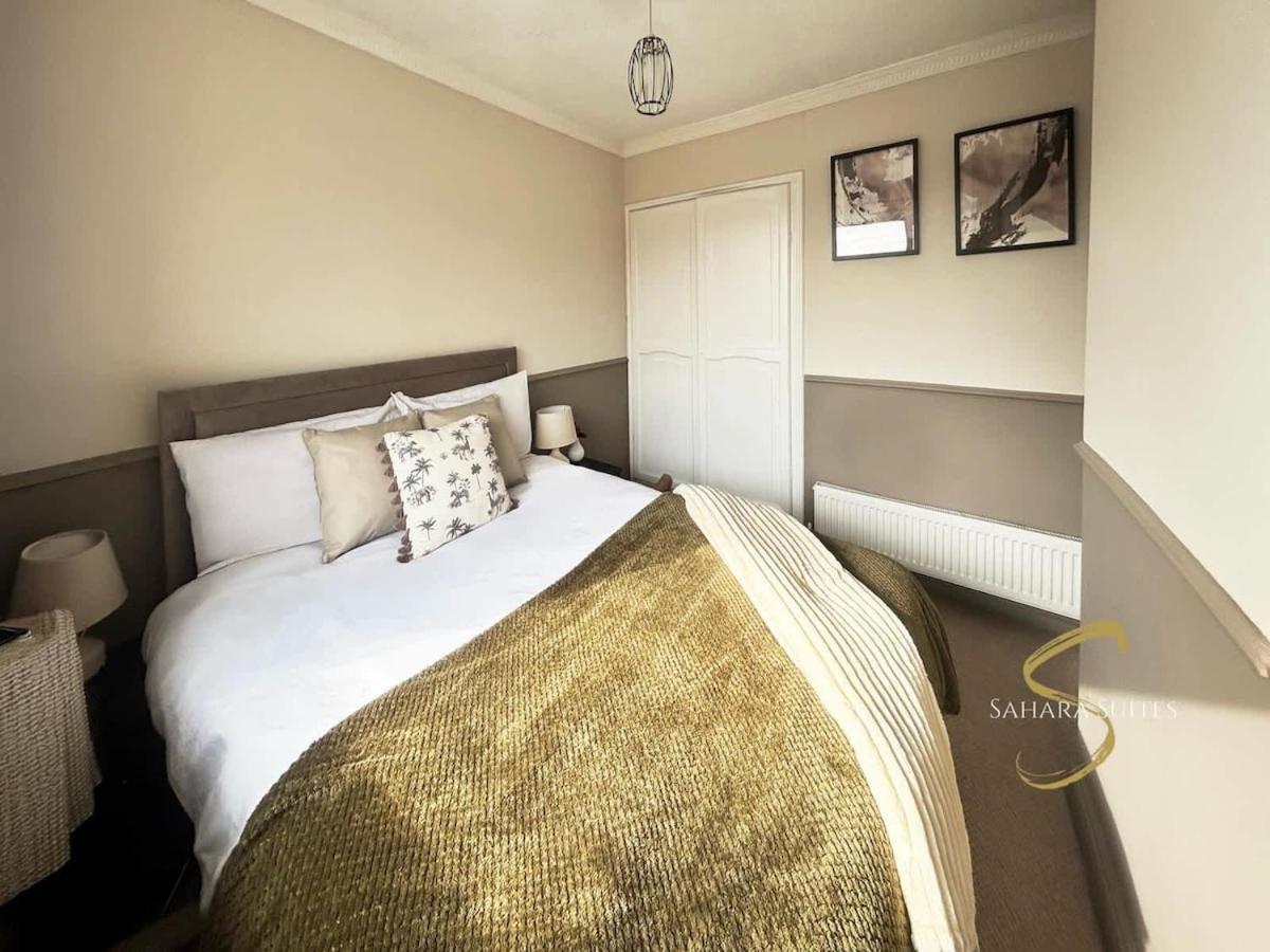 Stylish 2Bed - Manchester - Free Parking ハイド エクステリア 写真